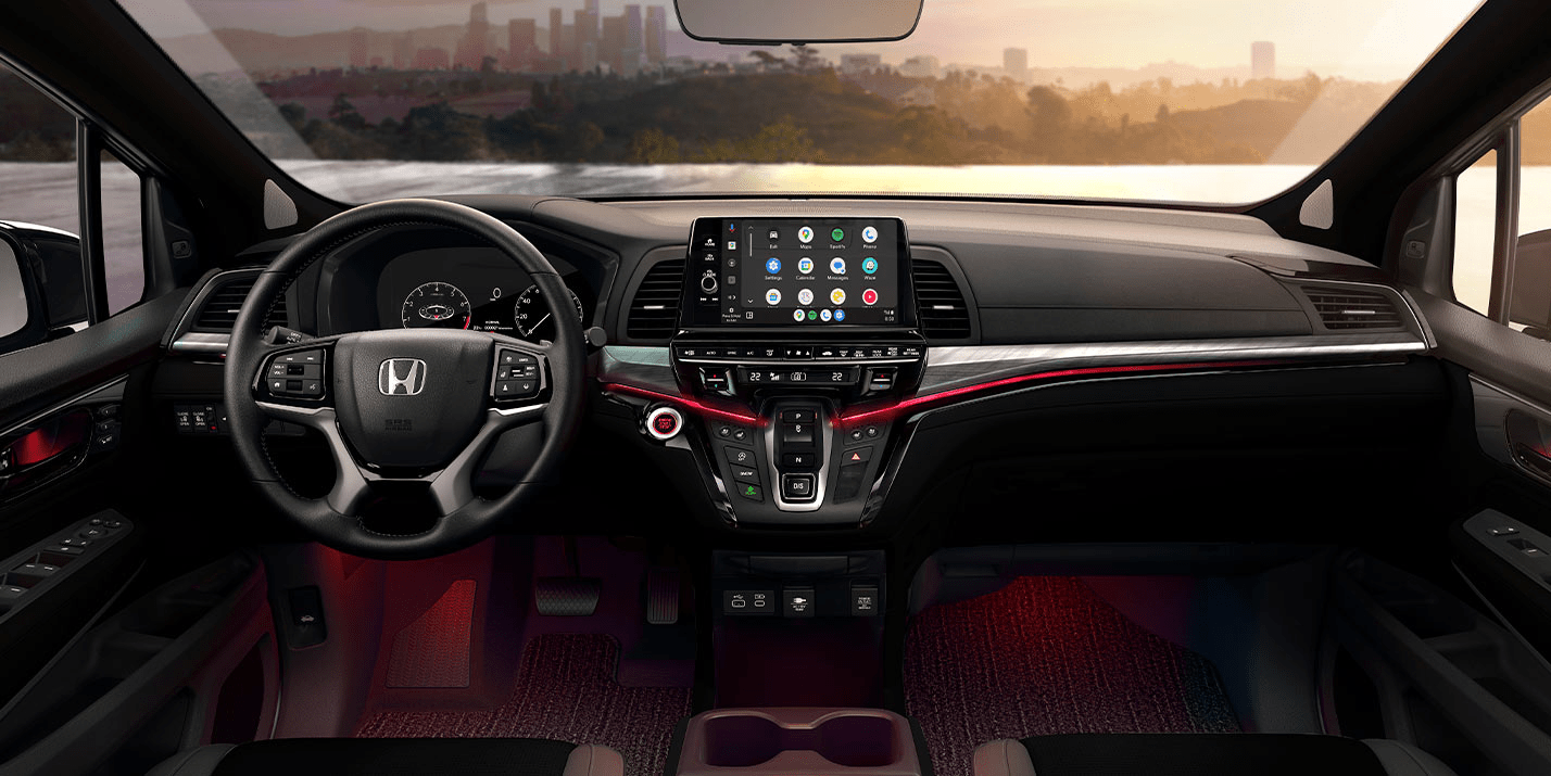 dalton-honda-Oddysey-interior-frontal Dalton Honda Odyssey 2025, vista del interior frontal con volante, pantalla y tablero